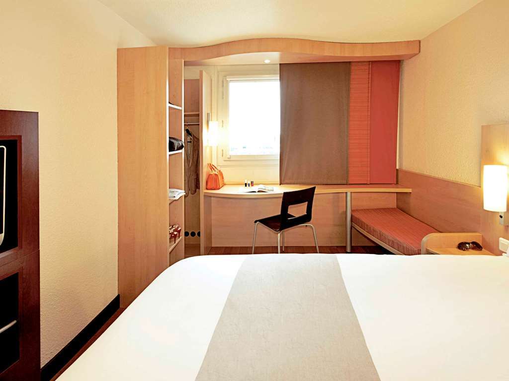 Отель Ibis Auxerre Centre Номер фото